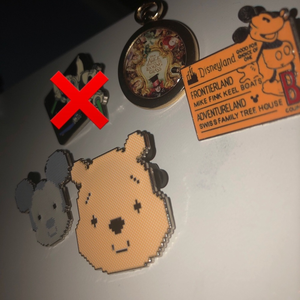 SOLD‼️Disney Pins